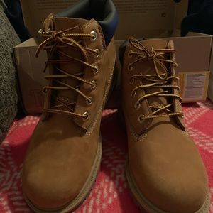 Timberland youth size 2.5 work boots